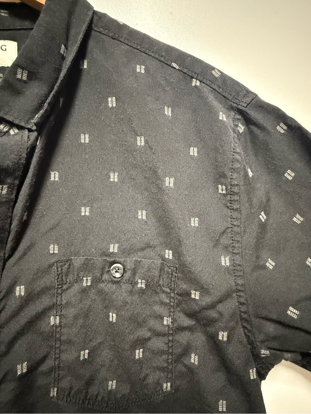 Billabong Black Short-Sleeve Button-Down with Micro Square Pattern - Picture 2 of 7